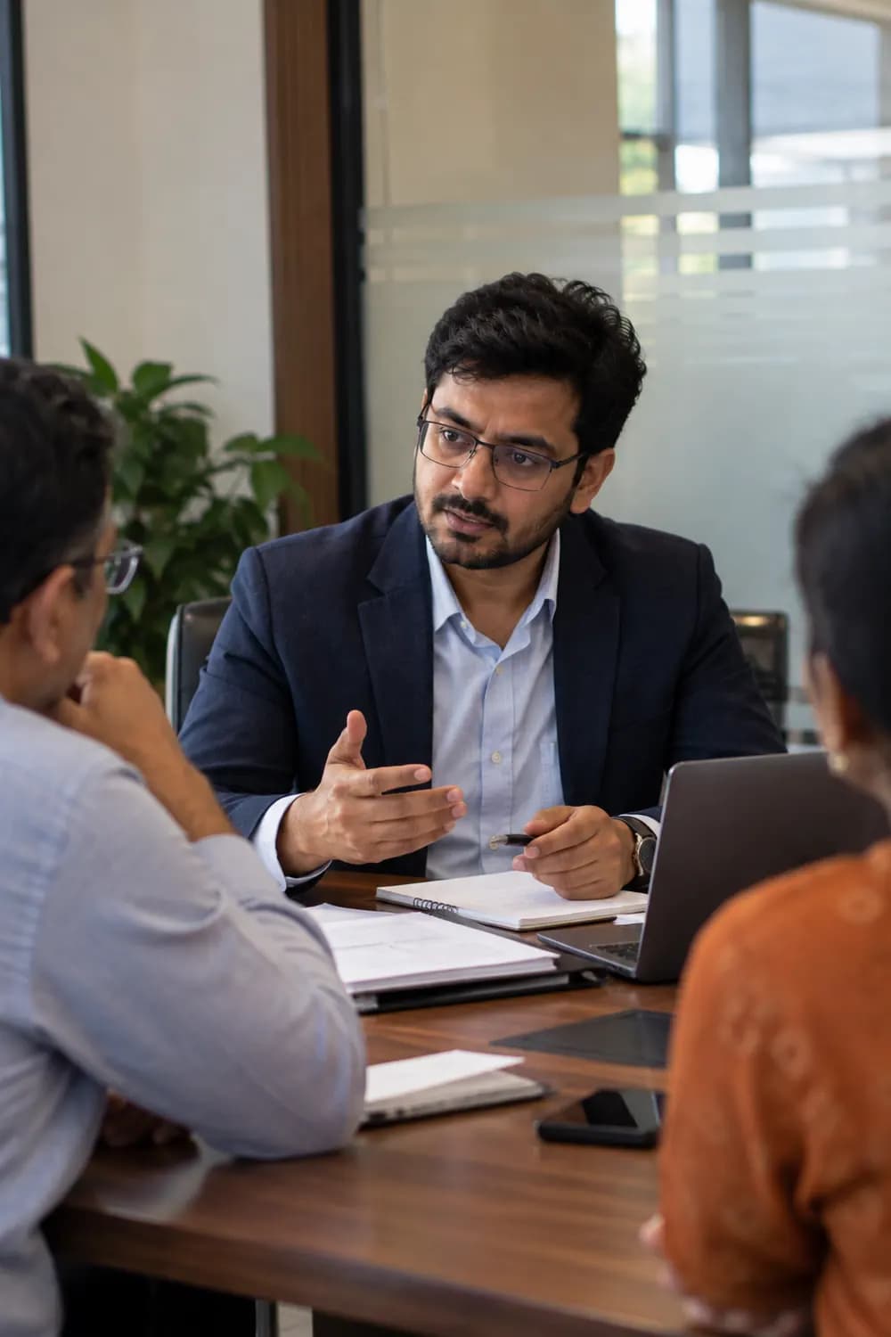 Legal expert with 5+ years of loan settlement experience advising a client